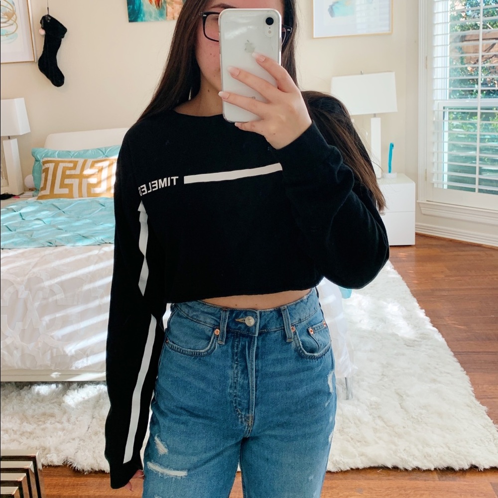 Black Cropped Long Sleeve Tee